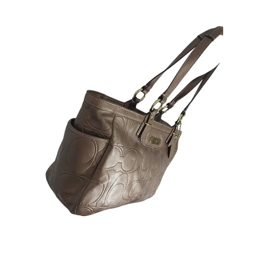 COACH! VINTAGE ANTIQUE GOLD GENUINE LEATHER 